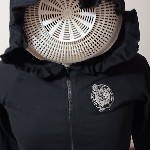 Boston Celtics Juniors Zip Up Ruffle Hoodie - Picture 3 of 6